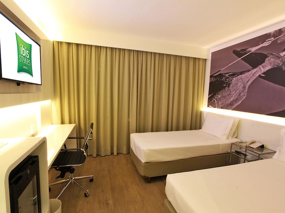 APARTMENT, TWIN BEDS