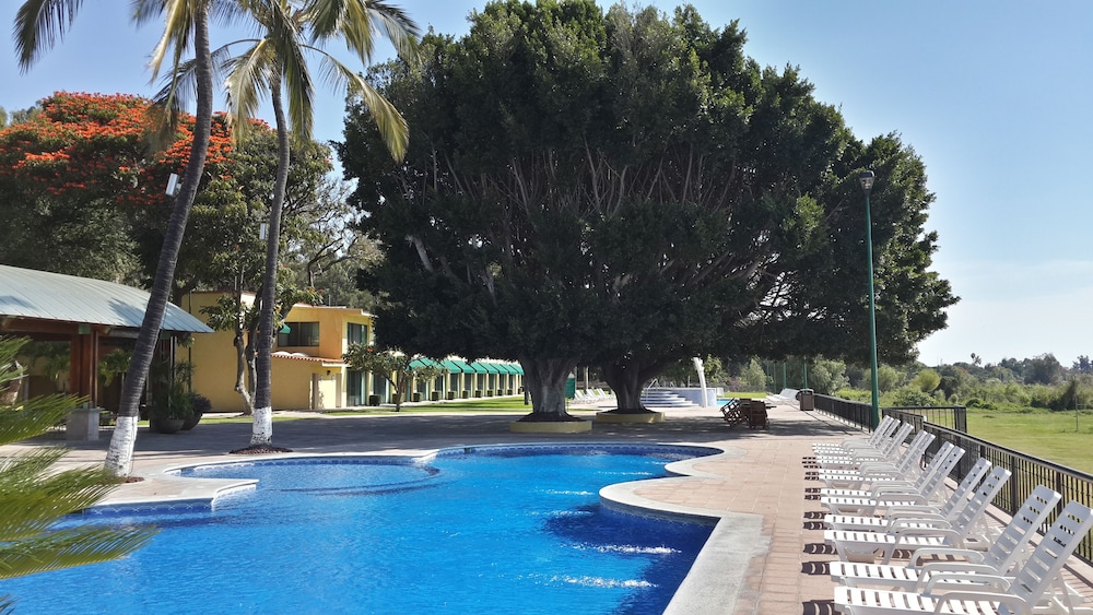 HOTEL REAL DE CHAPALA 38/42