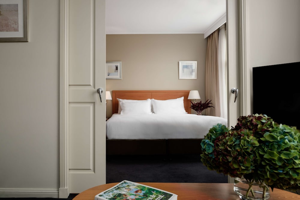 SPA, SUITE, KING BED, HARBOUR SIDE