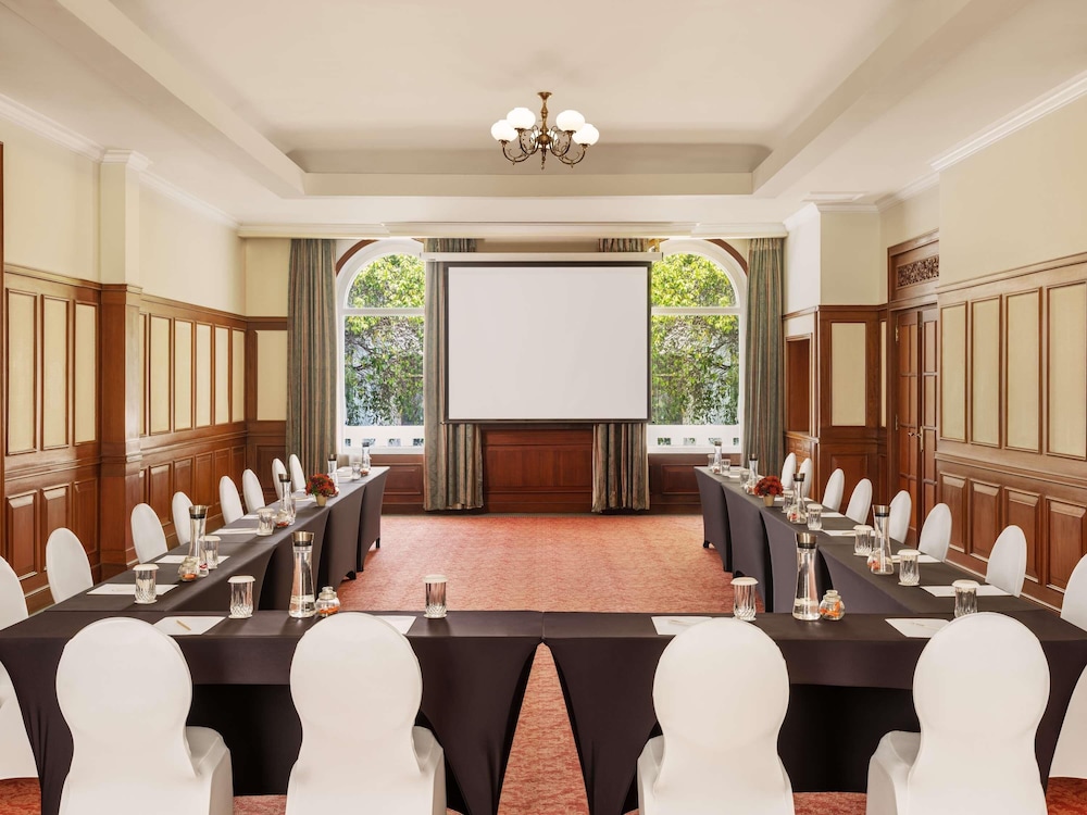 Majapahit Hotel Surabaya - MGallery Collection 37/47