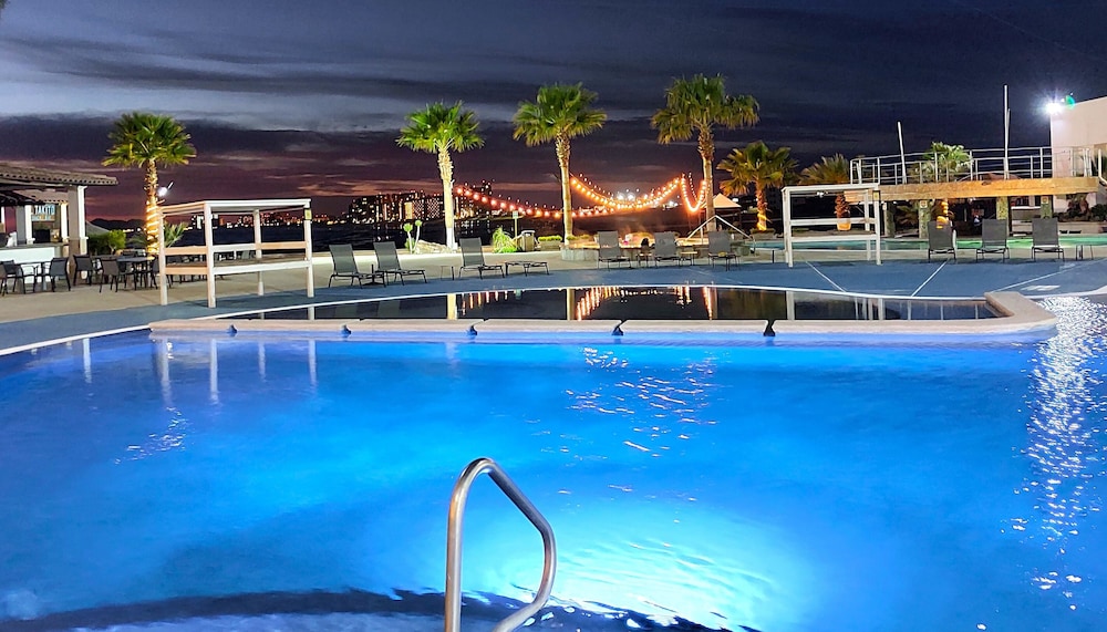 Penasco Del Sol Hotel Ex Conference Center 6/70