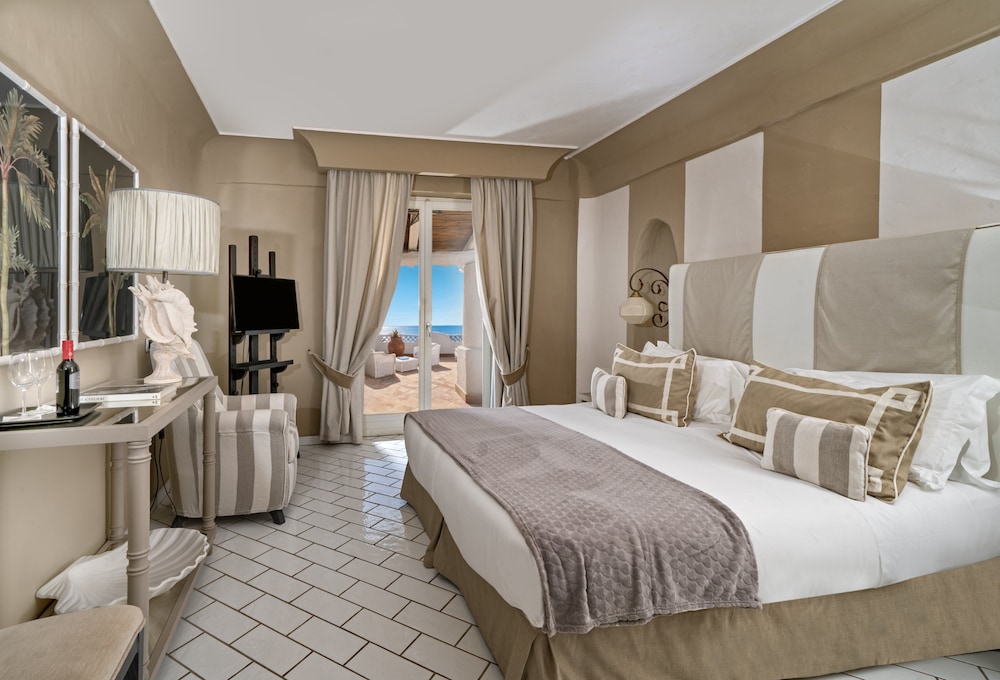 Therasia Resort Sea And Spa 34/100