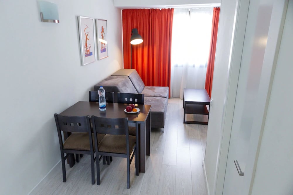 Apartamentos Recoletos 44/65