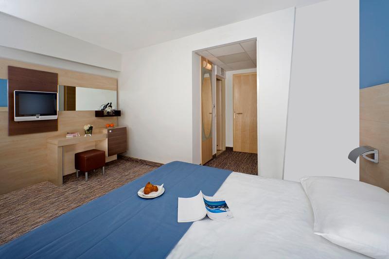 Room, Queen Bed
