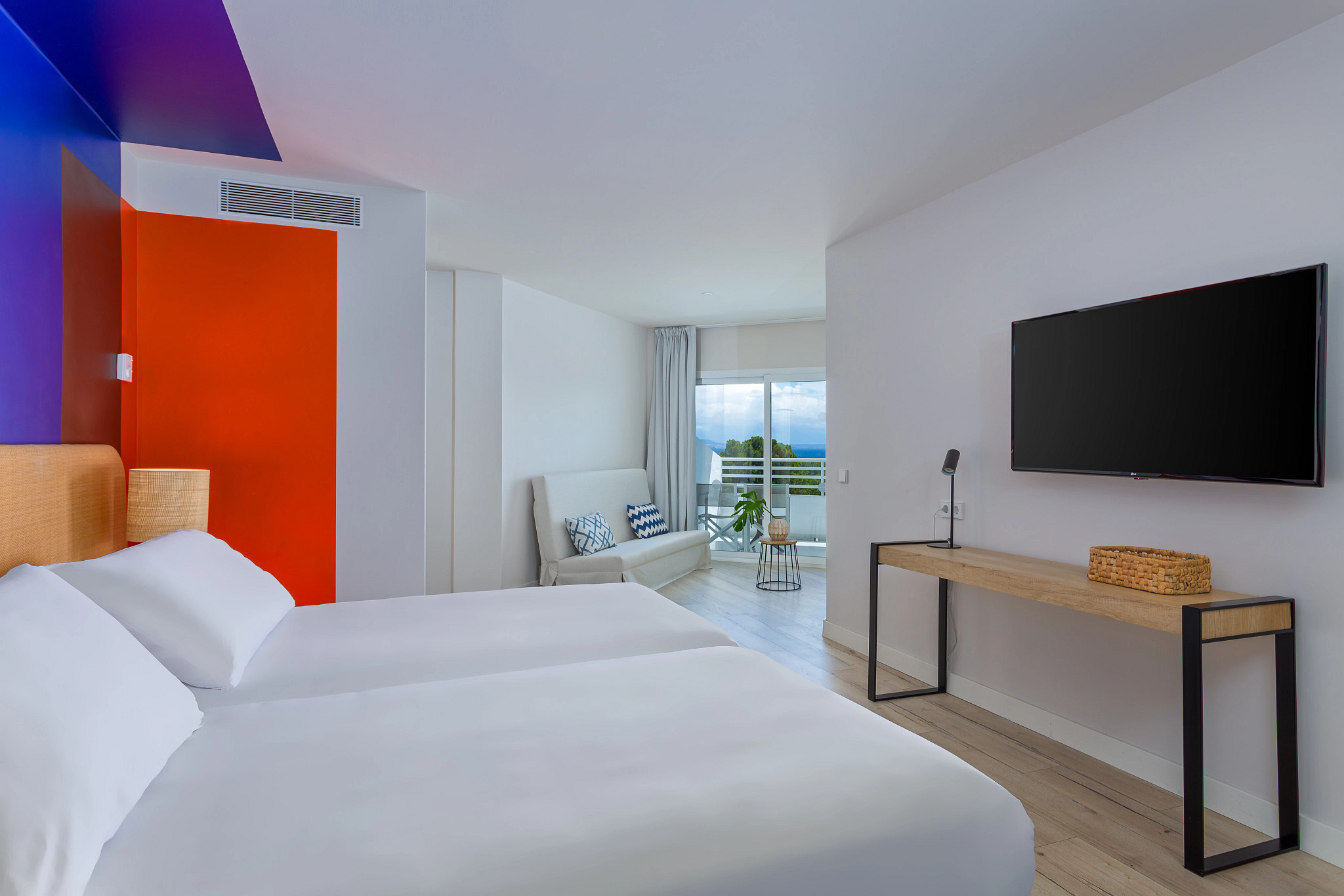 Junior Suite, King Bed, Ocean Front