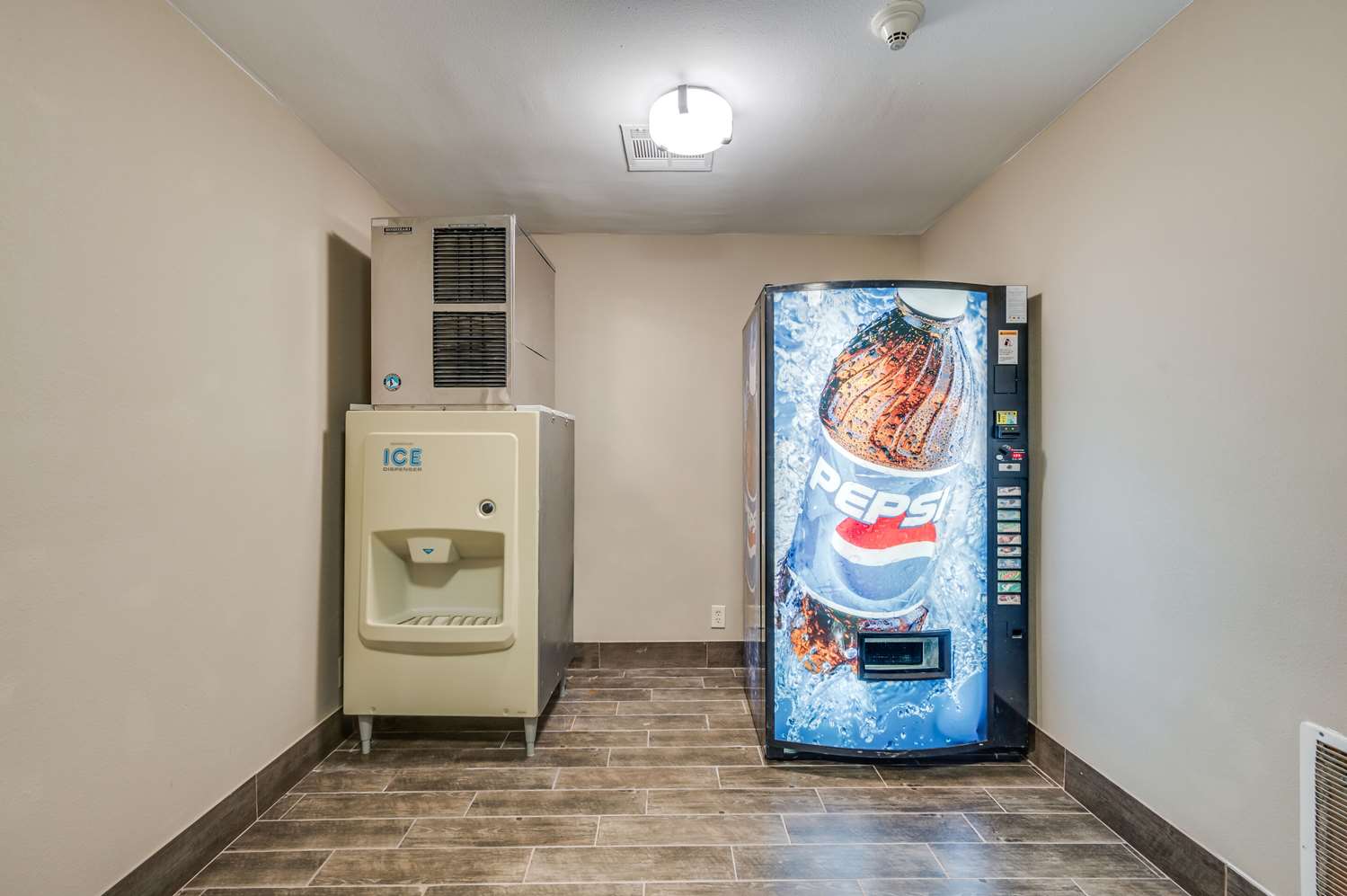 Sleep Inn & Suites Decatur West 25/41