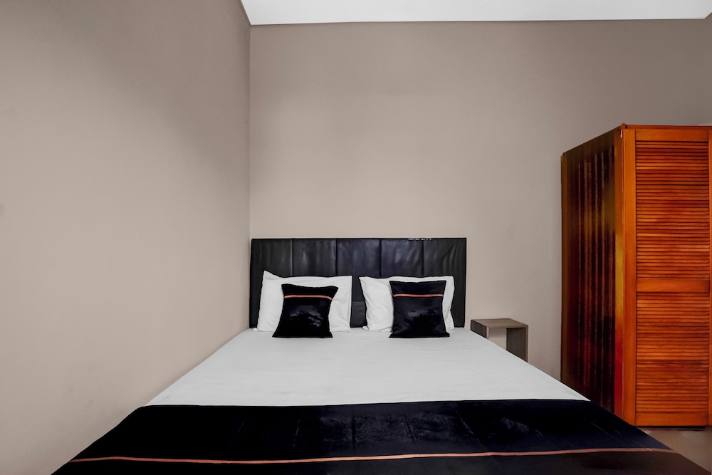 Hotel O near Ciputra World Surabaya formerly Darmo Residence 27/60