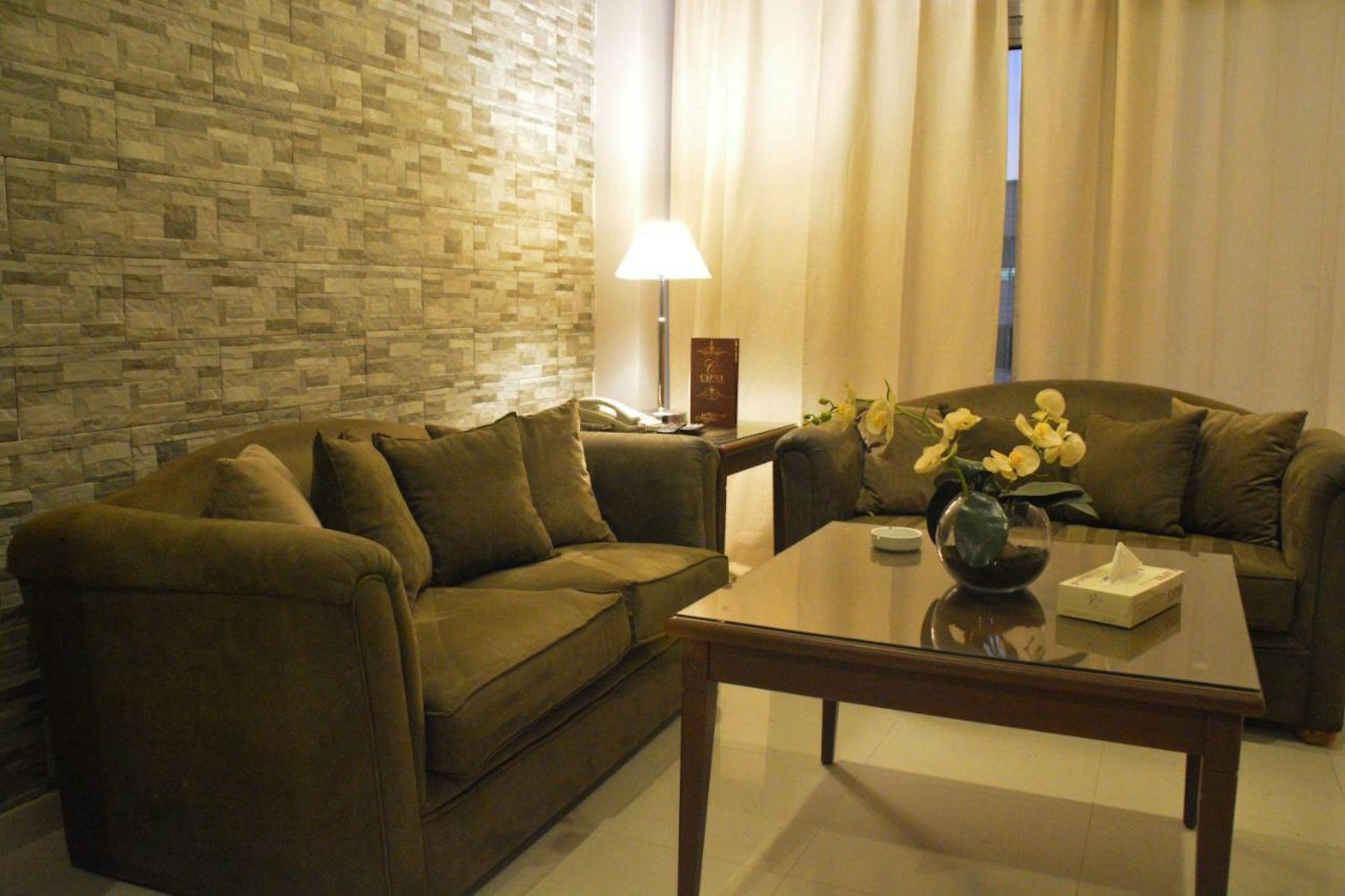 Capri Hotel Suites 6/15
