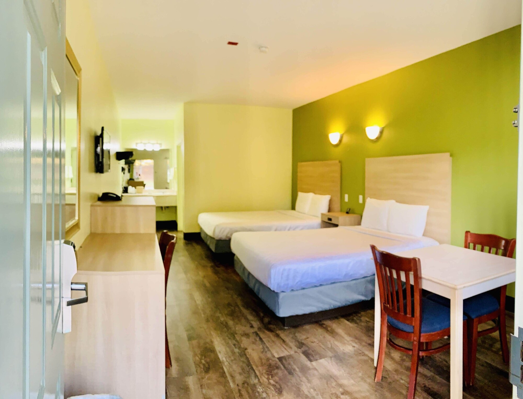 Standard, 2 Queen Beds