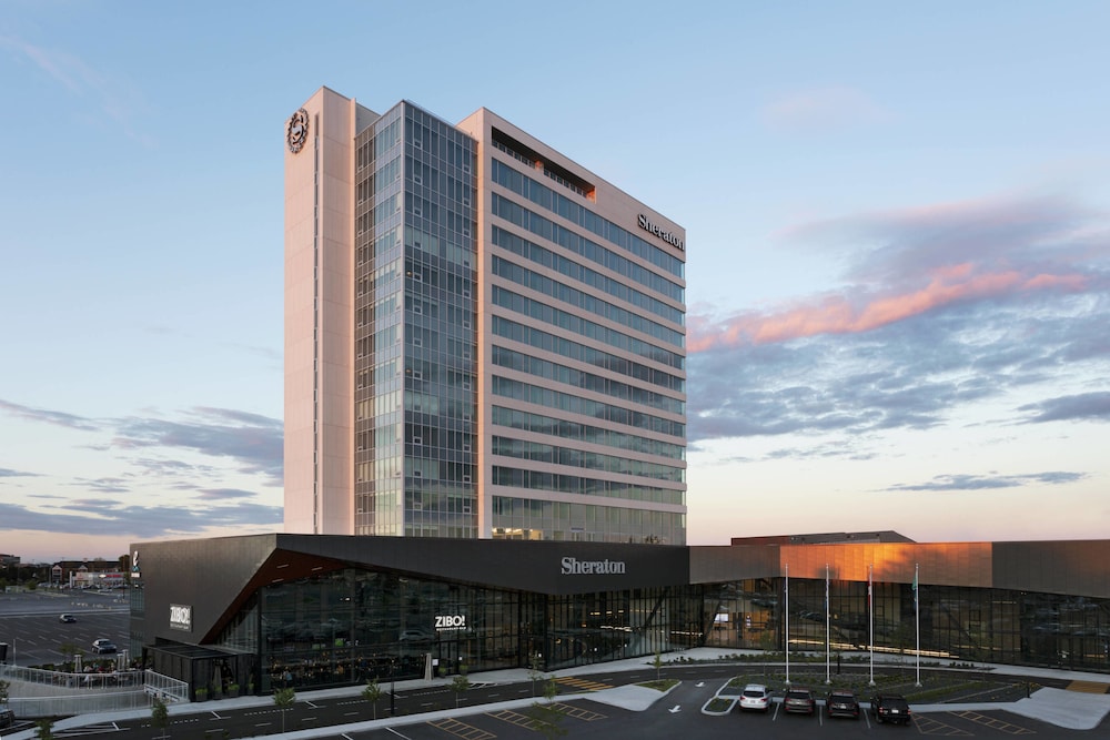 Sheraton Saint-Hyacinthe Hotel 1/47