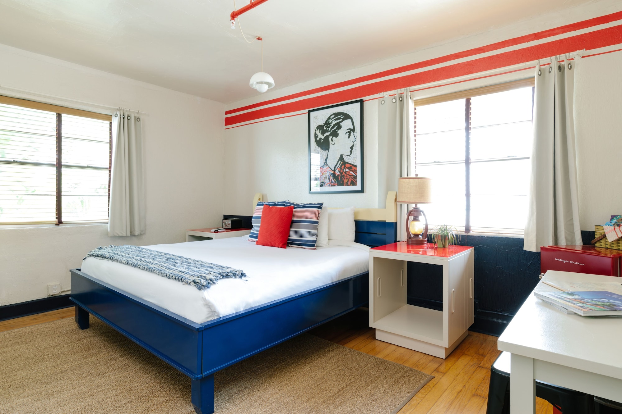 ROOM, KING BED