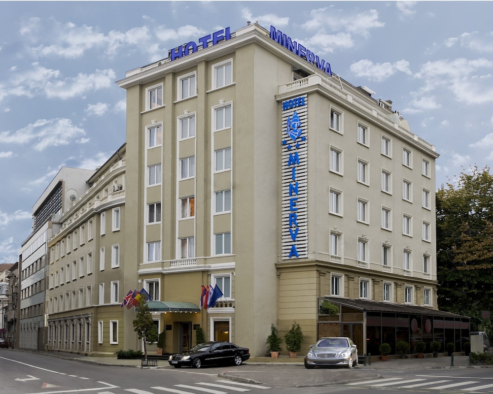 Minerva Hotel 41/44