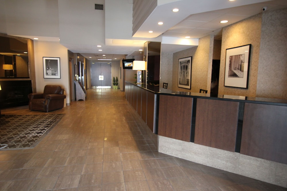 Confederation Place Hotel 10/68