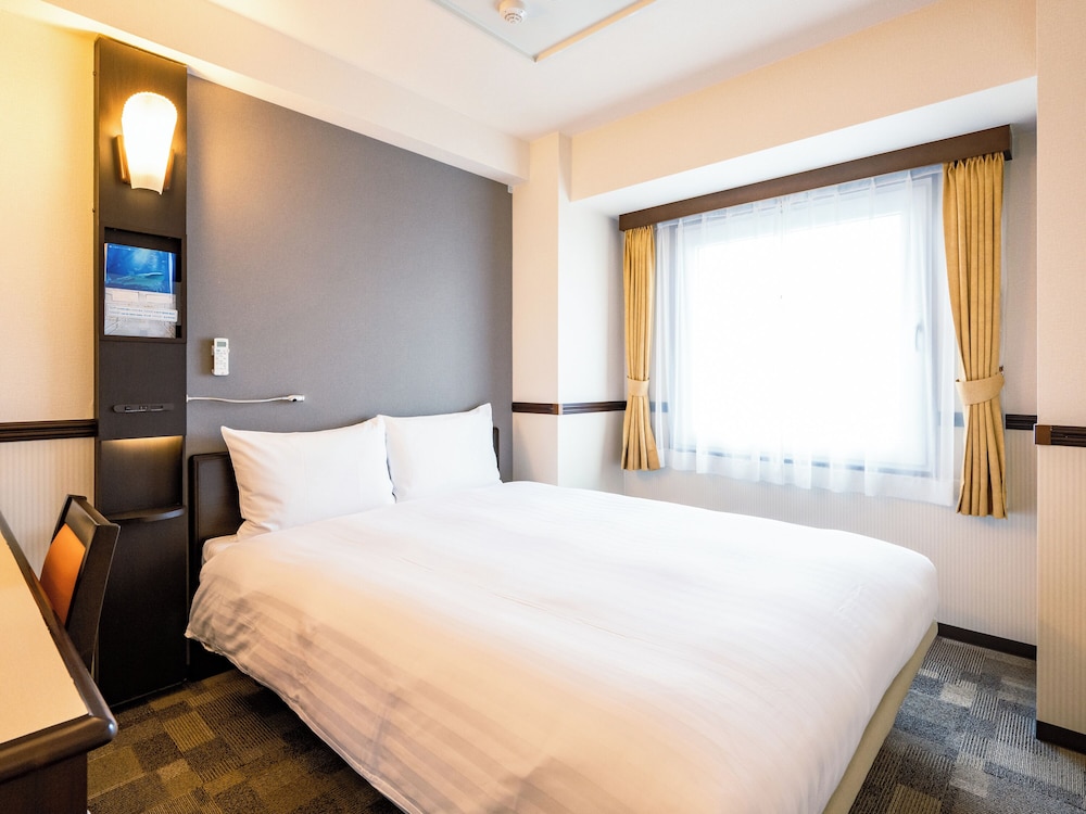 ECONOMY, DOUBLE BED, SMOKING