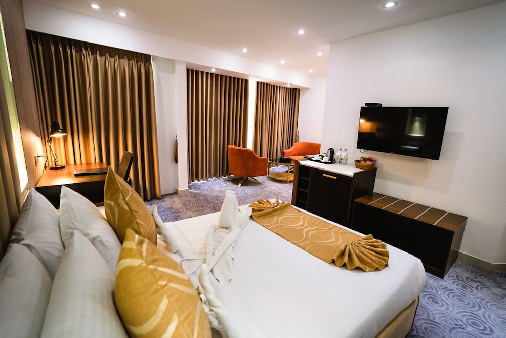 غرفة ديلوكس بسرير كينج، Unique Regency Hotel Dhaka 8/12