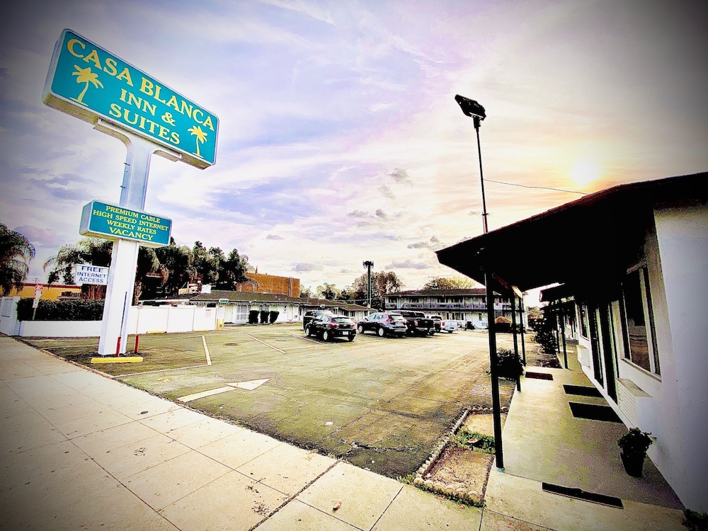 Casa Blanca Inn & Suites 59/67