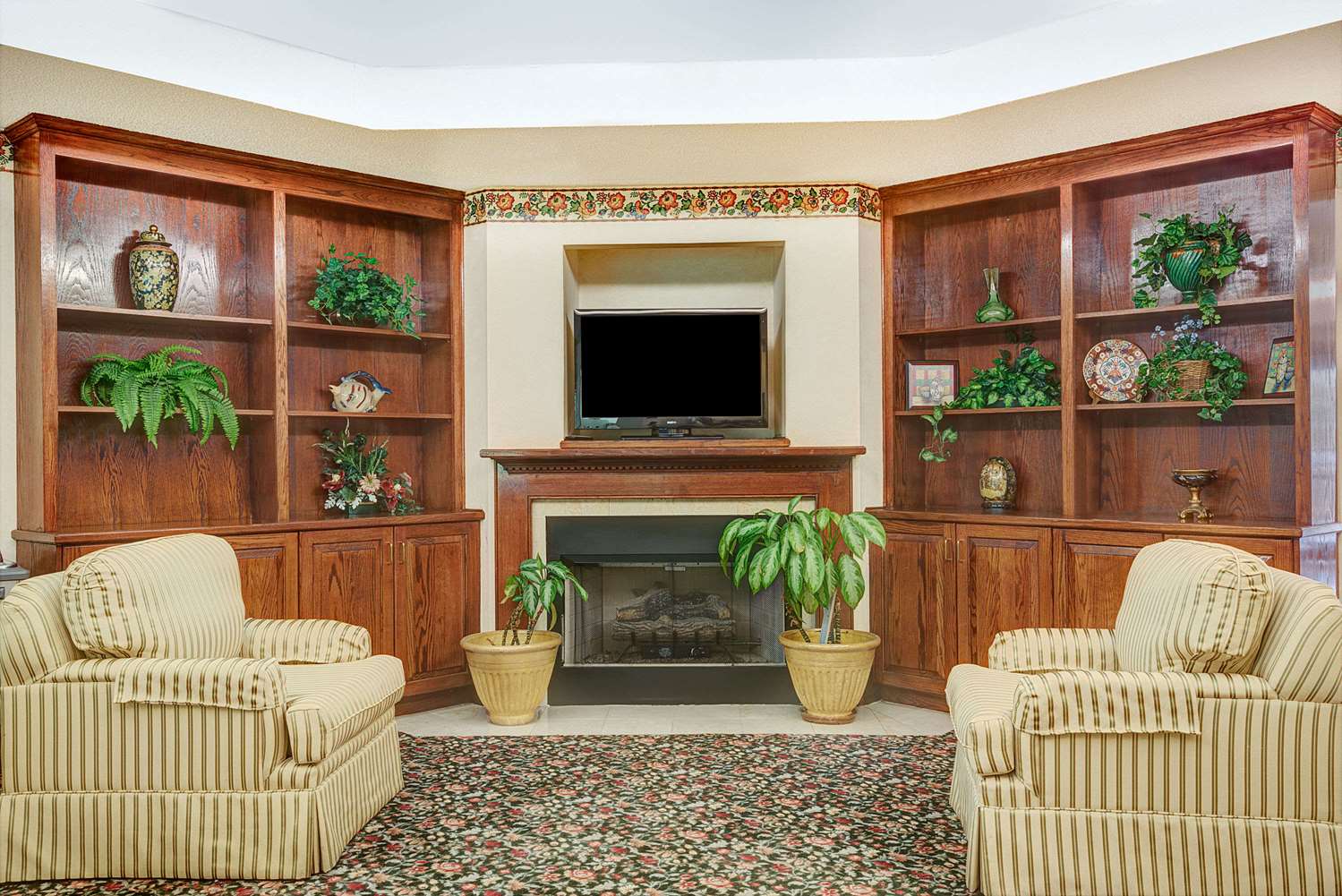 Days Inn By Wyndham Burlington East 21/31