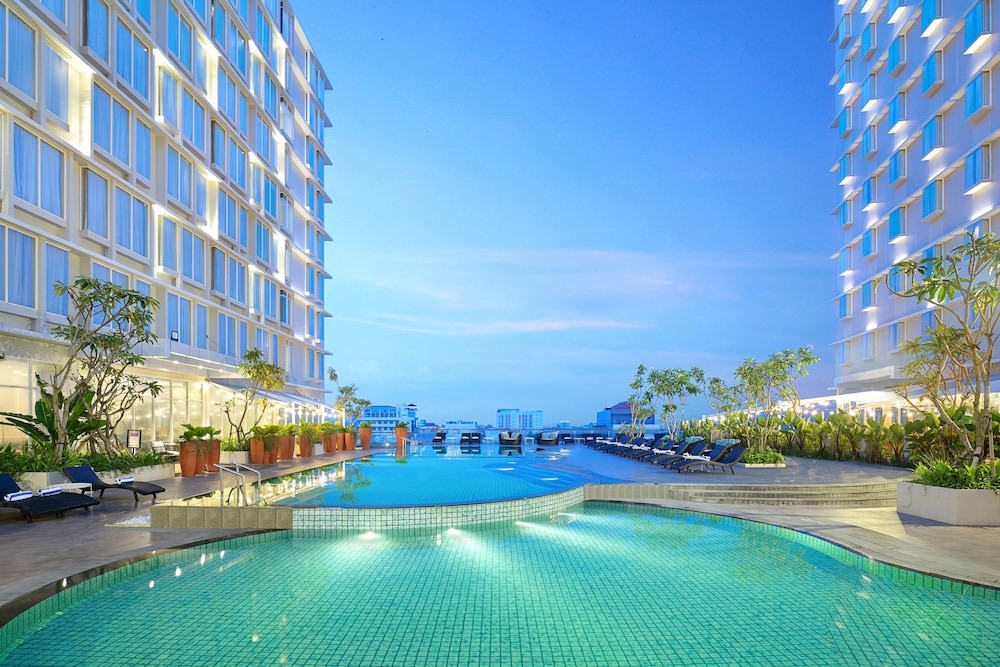 Mercure Samarinda 3/75