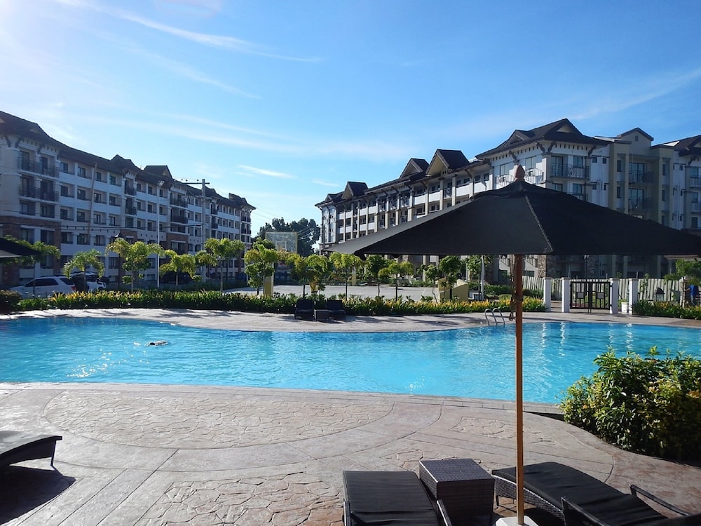 1 Bedroom Deluxe Condo At Apartelle D' Oasis 50/50