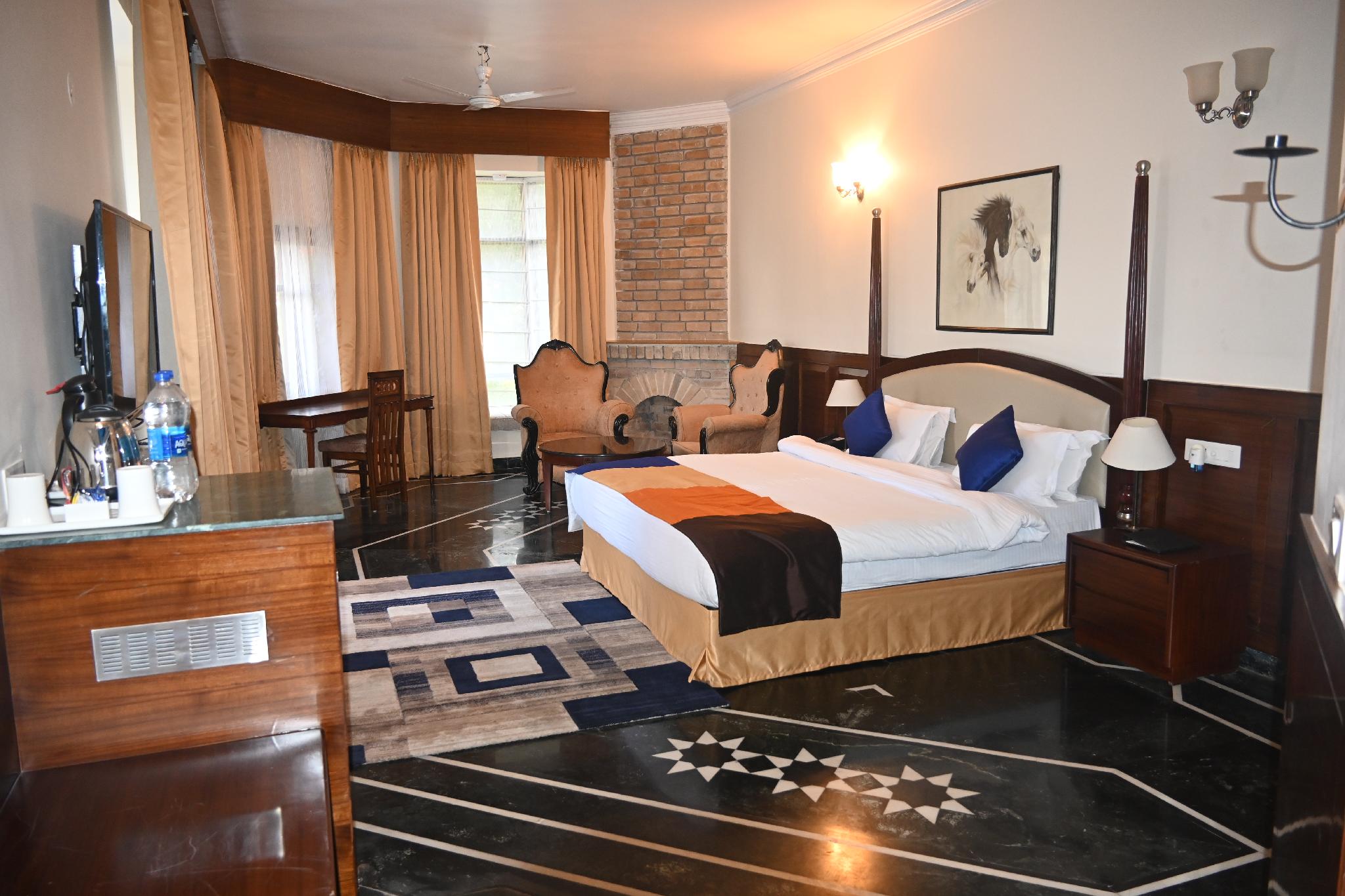Palace, Suite