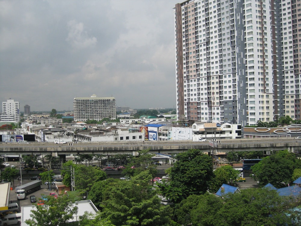 KOMOL RESIDENCE BANGKOK 9/65