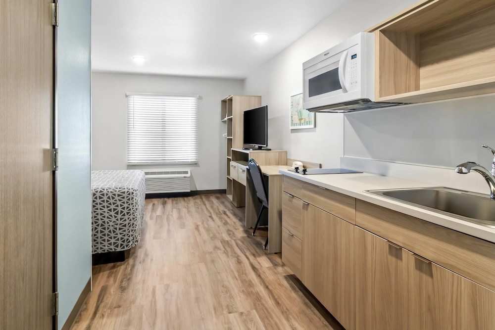 WoodSpring Suites Washington Meadowlands PA 44/45
