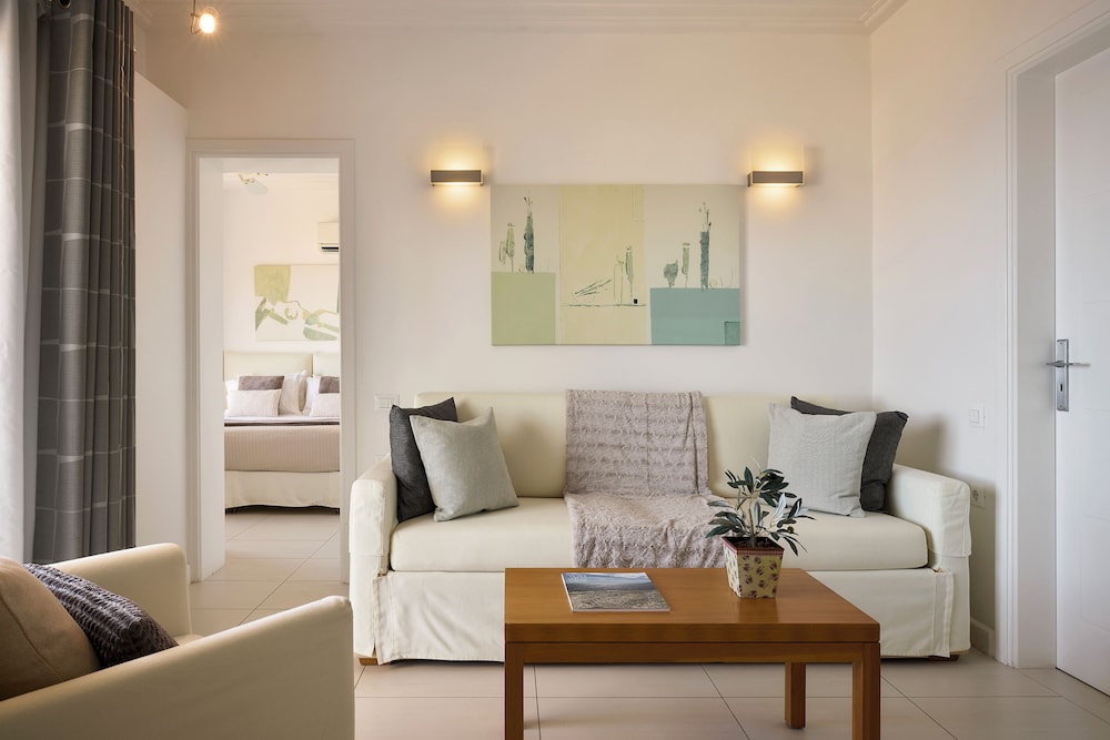 Selana Suites 30/50