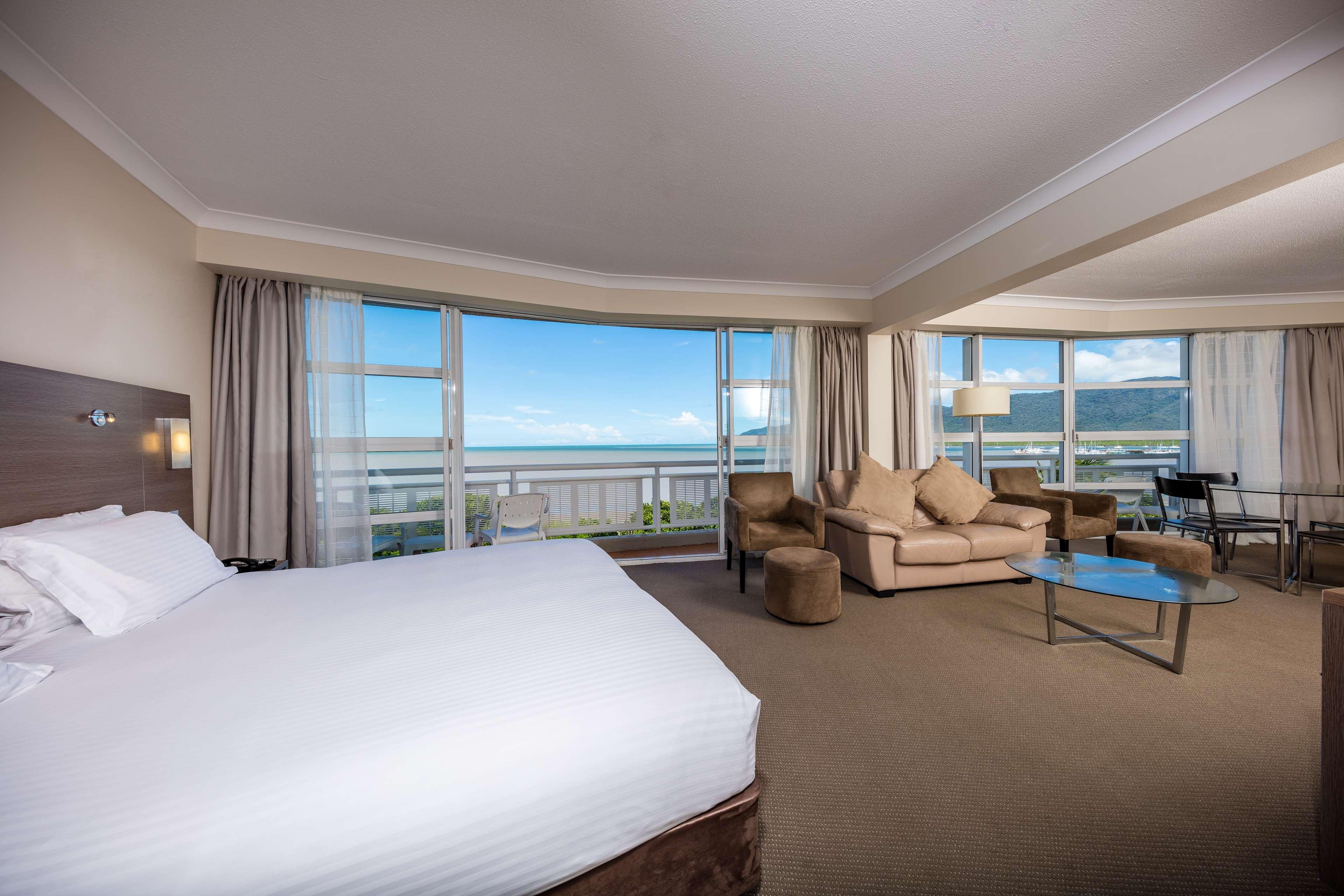 1 BEDROOM, SUITE, KING BED, WATER VIEW, BALCONY