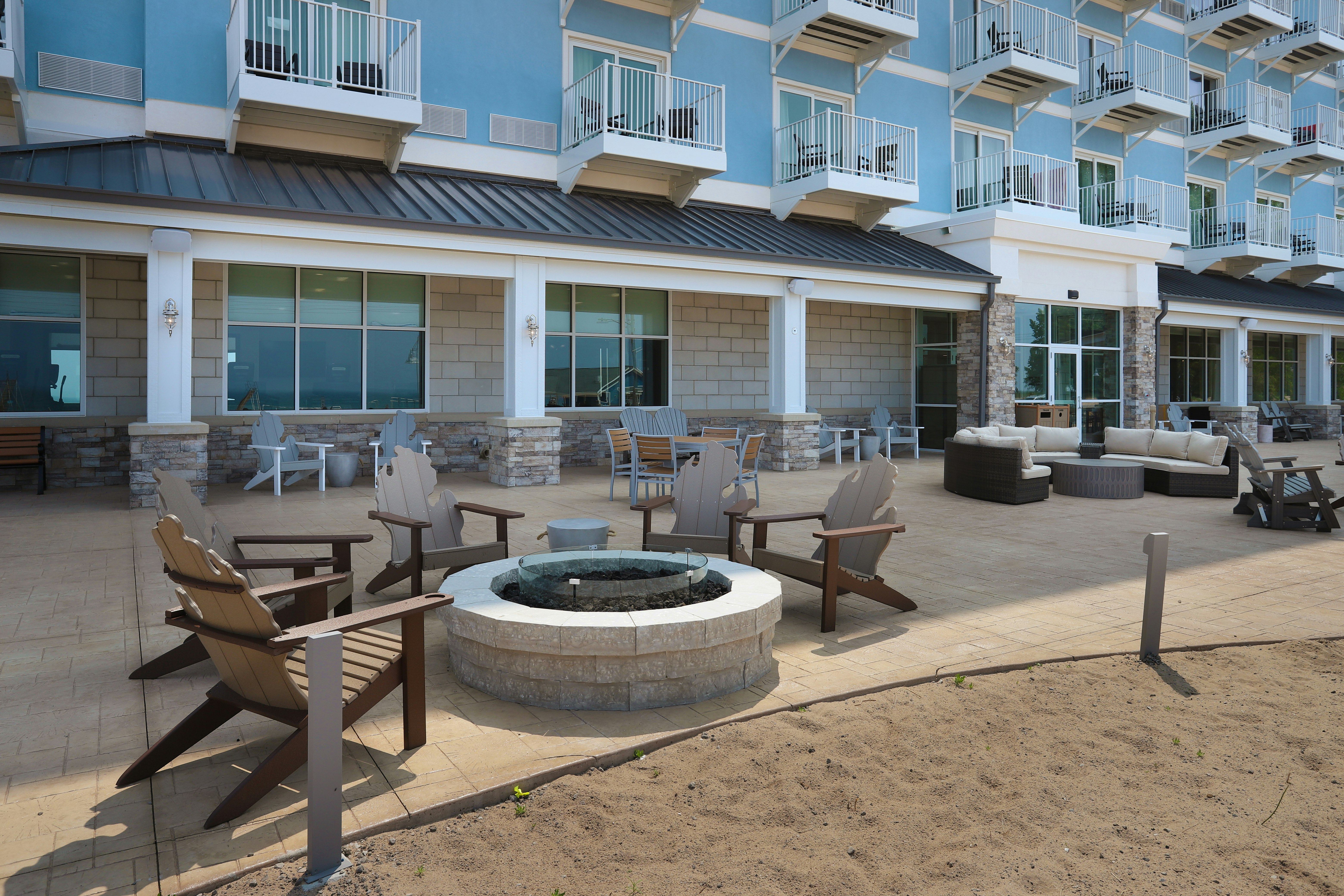 Hampton Inn & Suites Manistee Waterfront 23/23
