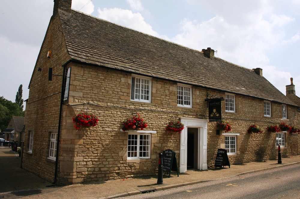 Queens Head Inn 25/35