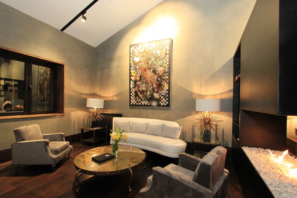 Uvence Arte + Hotel 32/50