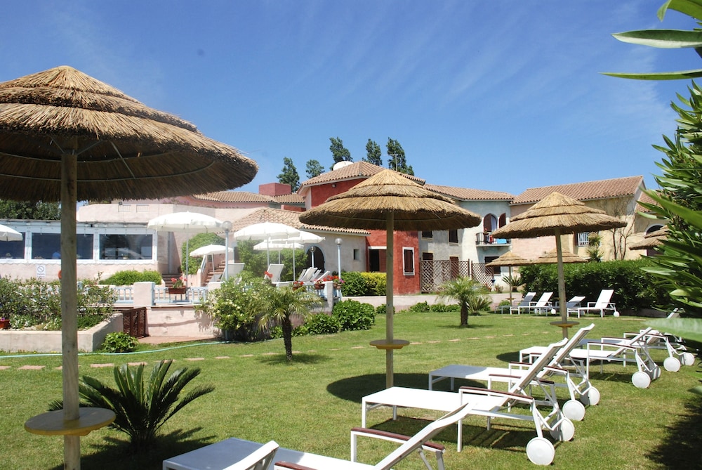 Stefania Hotel 9/87