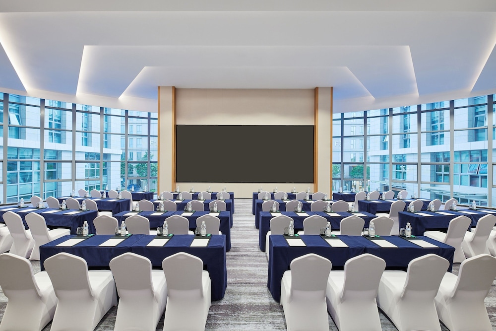 Fairfield by Marriott Guangzhou Konggang 66/74
