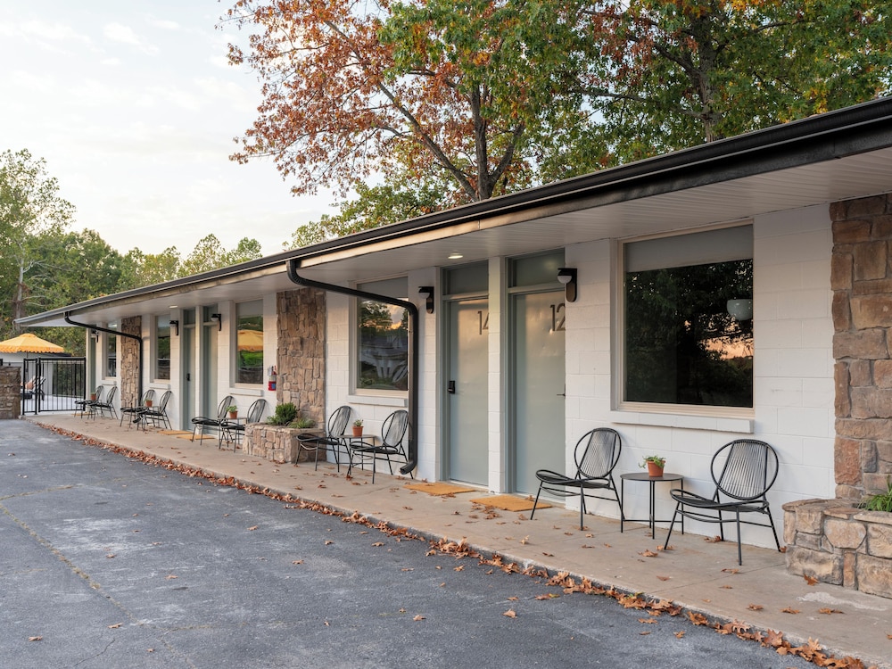 Arka Motel 3/51
