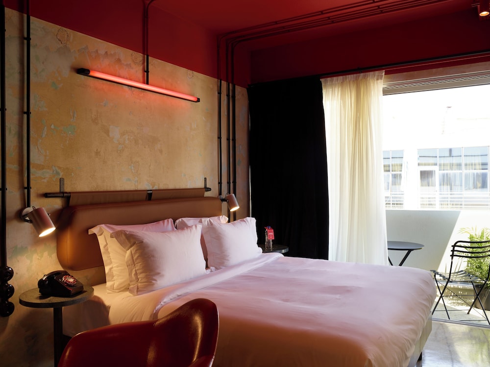 Room at Max Brown Downtown, ATHENS