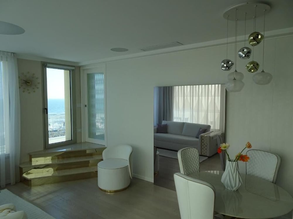 The Promenade Luxury Wellness Hotel 52/68
