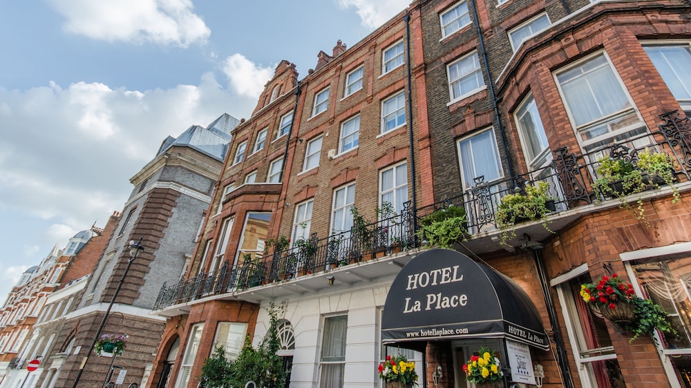 LA PLACE HOTEL 6/77