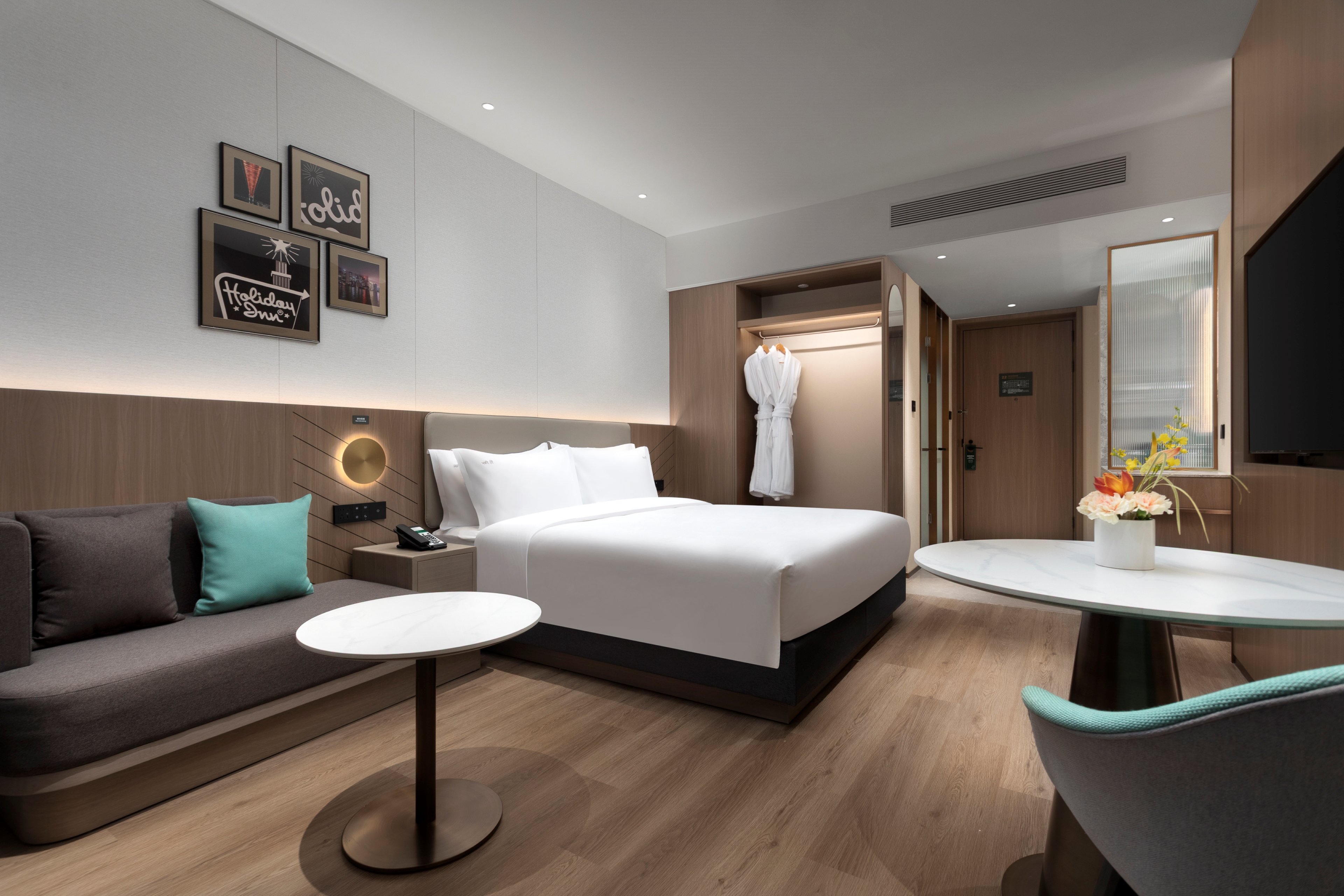 Holiday Inn Shanghai Jing'an by IHG 13/57