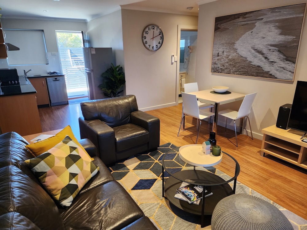 Ethelton Serviced Apartments 27/50