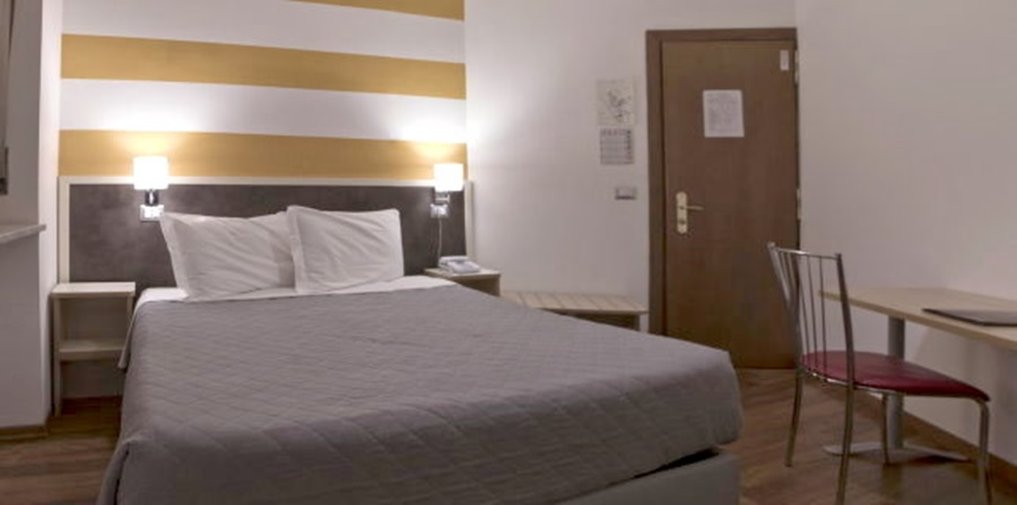 Twelve Hotel 1/12