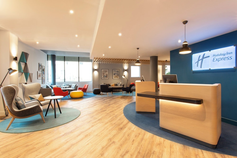 Holiday Inn Express Cheltenham 36/58
