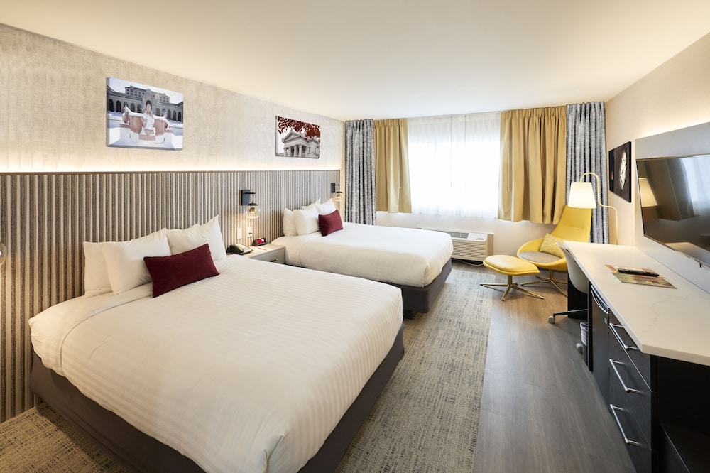 Superior, 2 Queen Beds, City View, Executive Level، Gateway Hotel and Conference Center 2/7