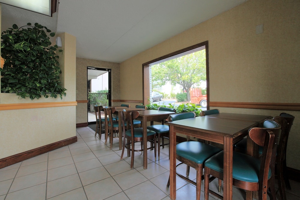 Americas Best Value Inn-North Capital 11/14