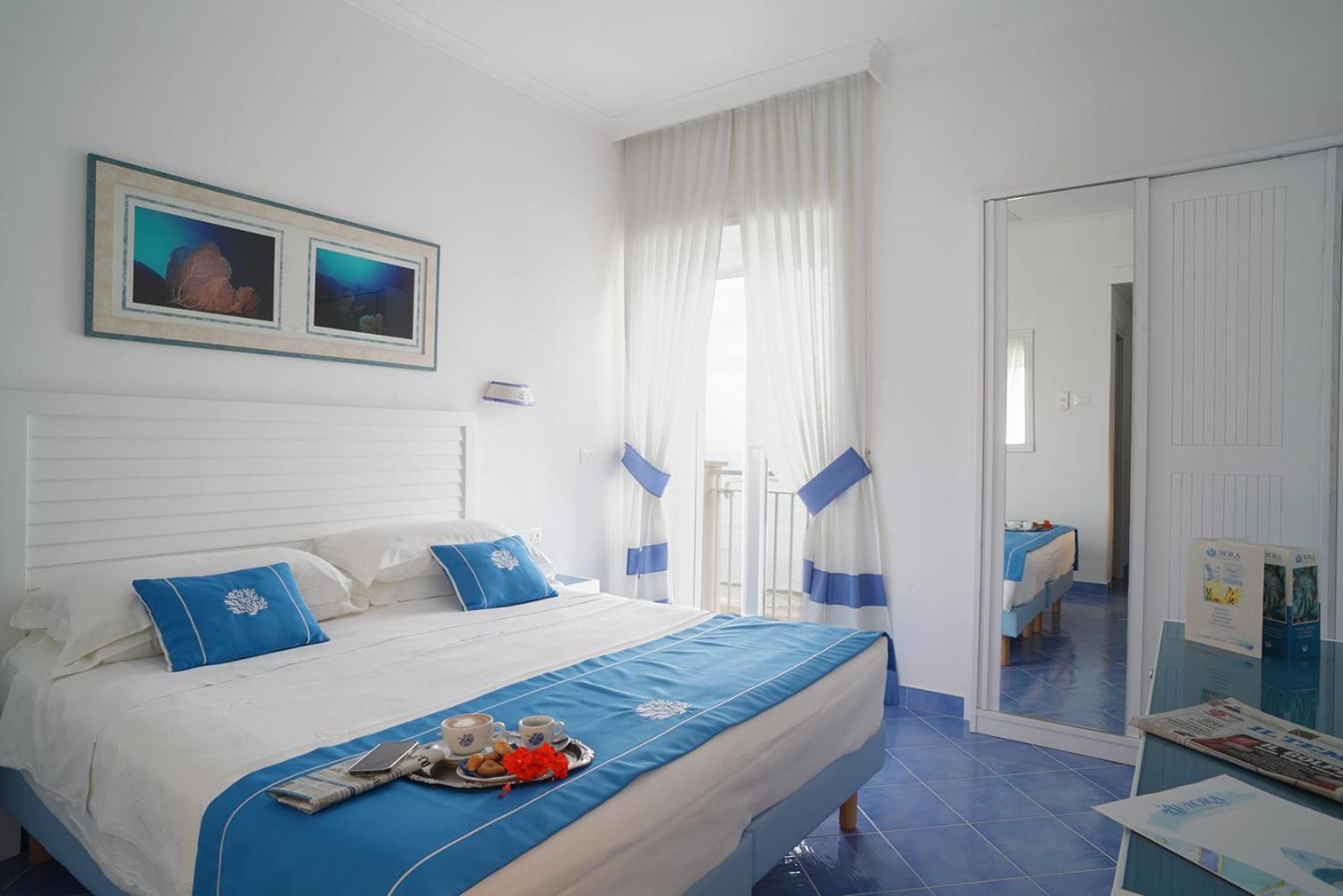 غرفة بسرير مزدوج أو سريرين منفصلين بإطلالة على البحر، Aurora Hotel & Suites Sul Mare 7/10