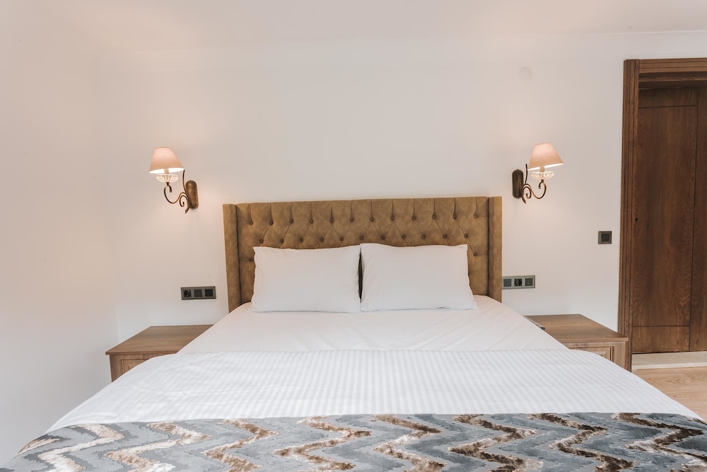 Iskalita Otel 18/32