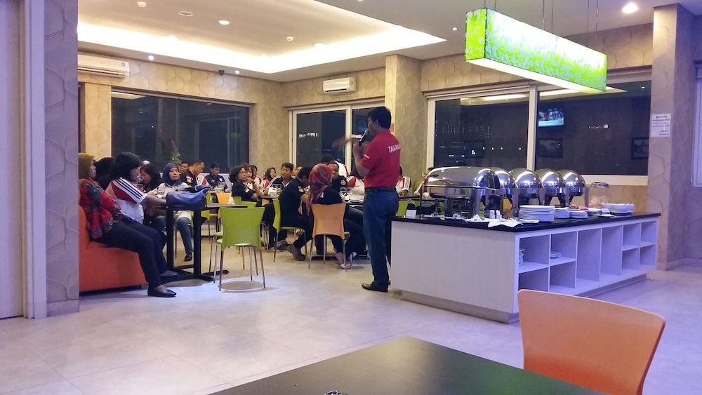 DRAGON INN KEMAYORAN 13/17