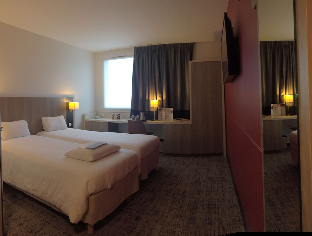 MERCURE Chartres Est 9/65