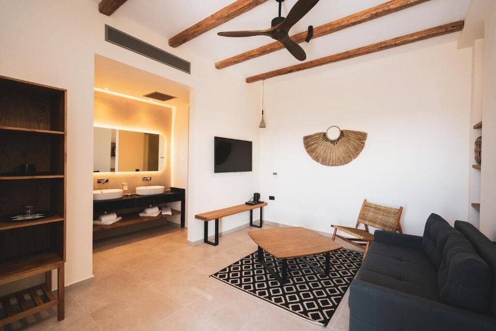 Kouros Blanc Paros 33/56