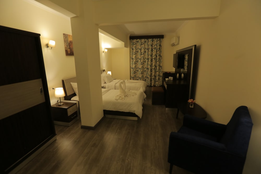 Pyramid Edge Hotel 39/53