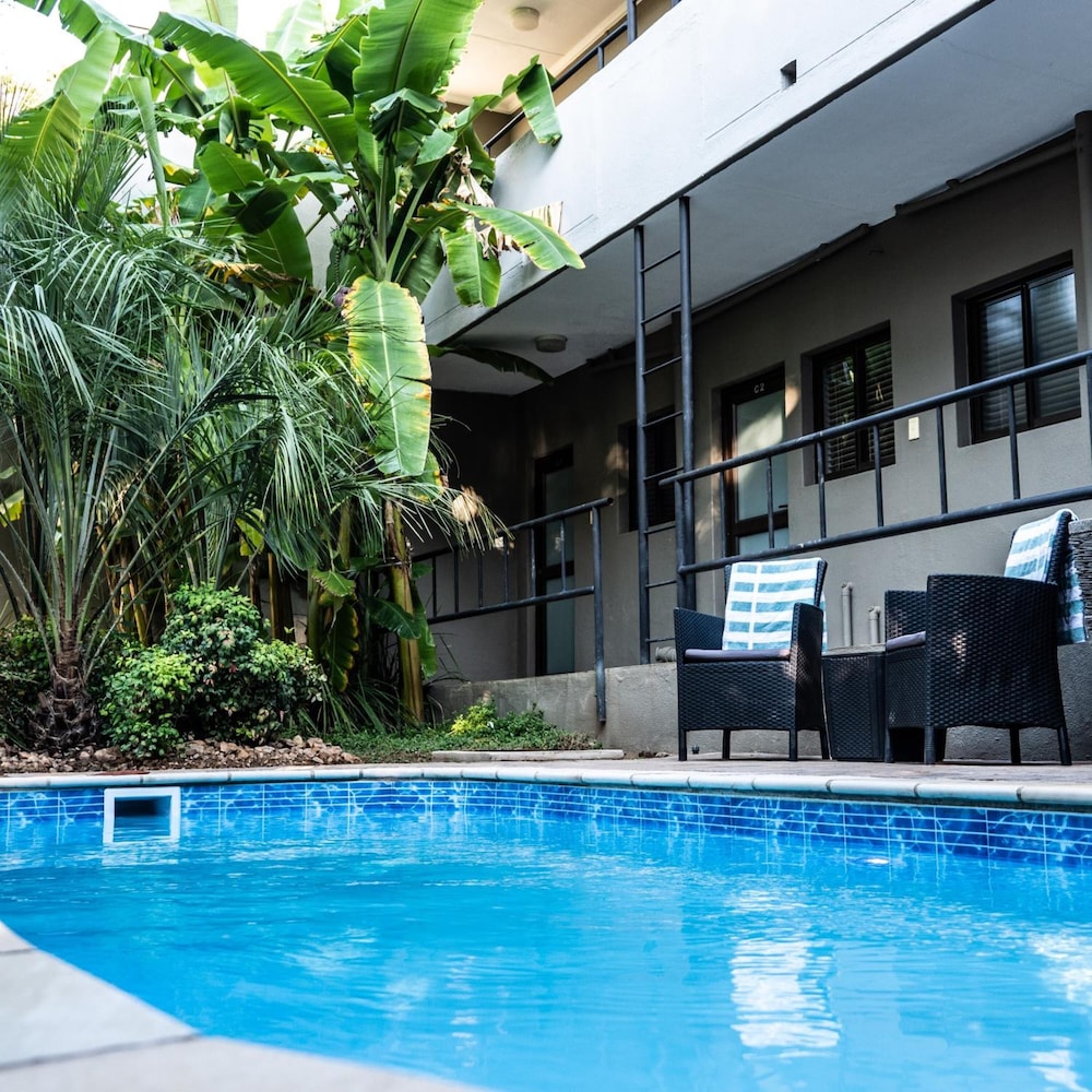 Hillside Executive Accommodation 9/59